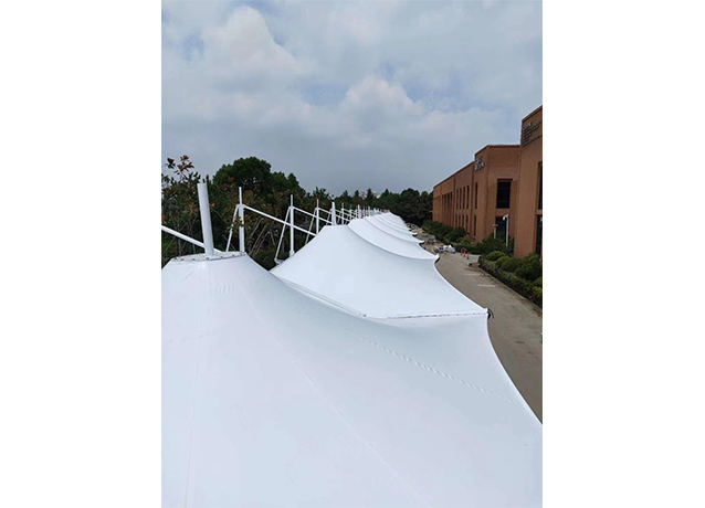 停車(chē)棚膜結(jié)構(gòu)車(chē)棚